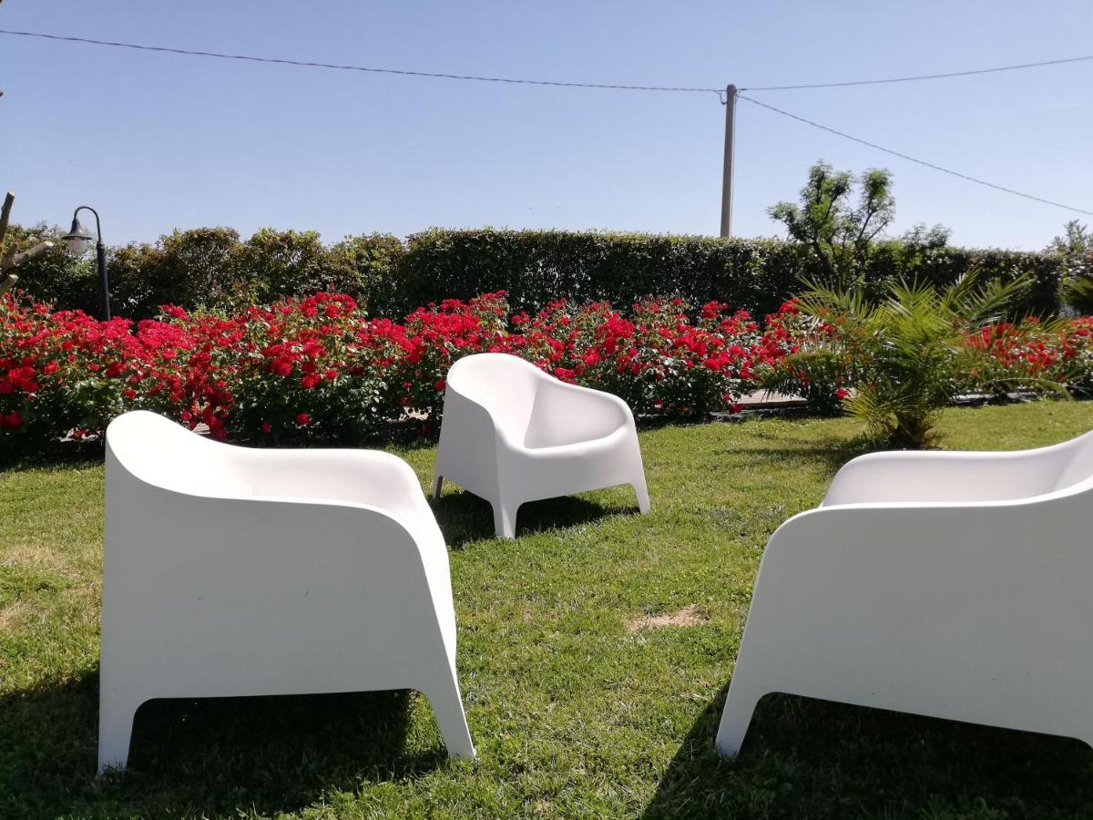 Casa Vacanze Angelica Ostra Vetere Екстериор снимка
