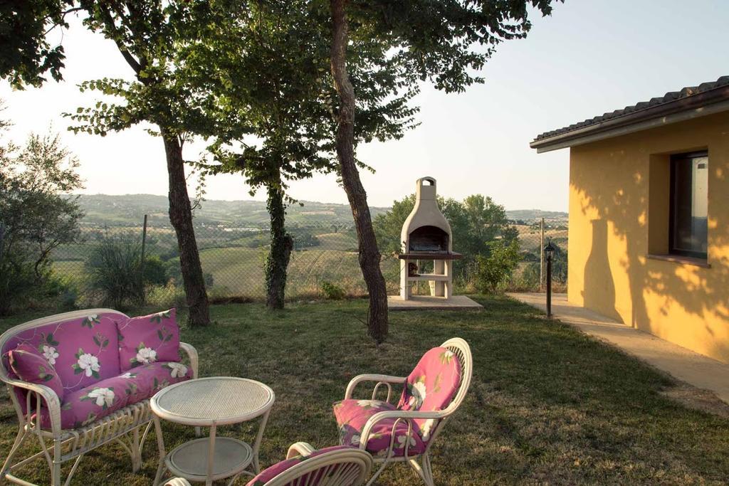 Casa Vacanze Angelica Ostra Vetere Екстериор снимка